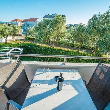 Apartments Keran Sukošan Екстериор снимка