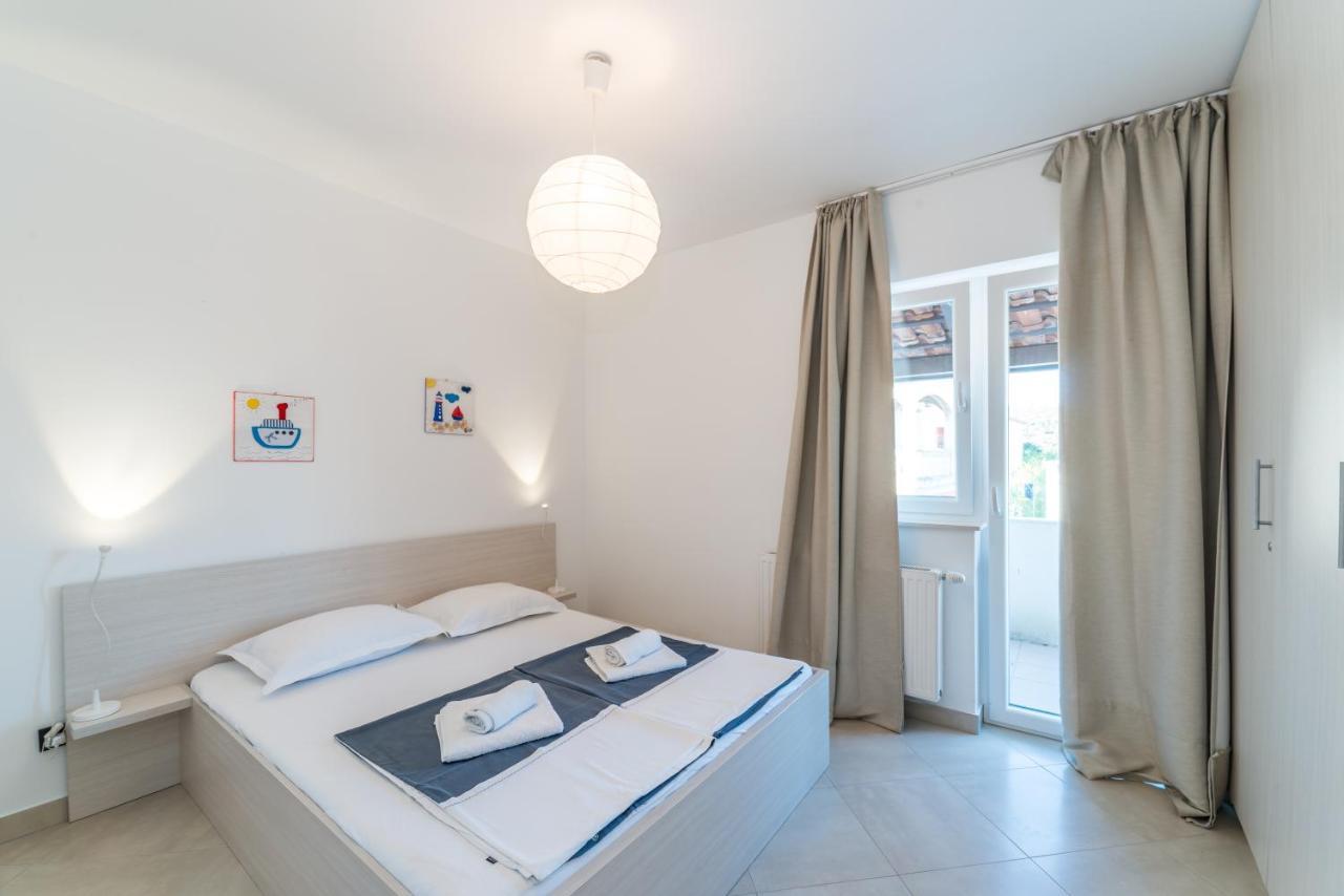 Apartments Keran Sukošan Екстериор снимка