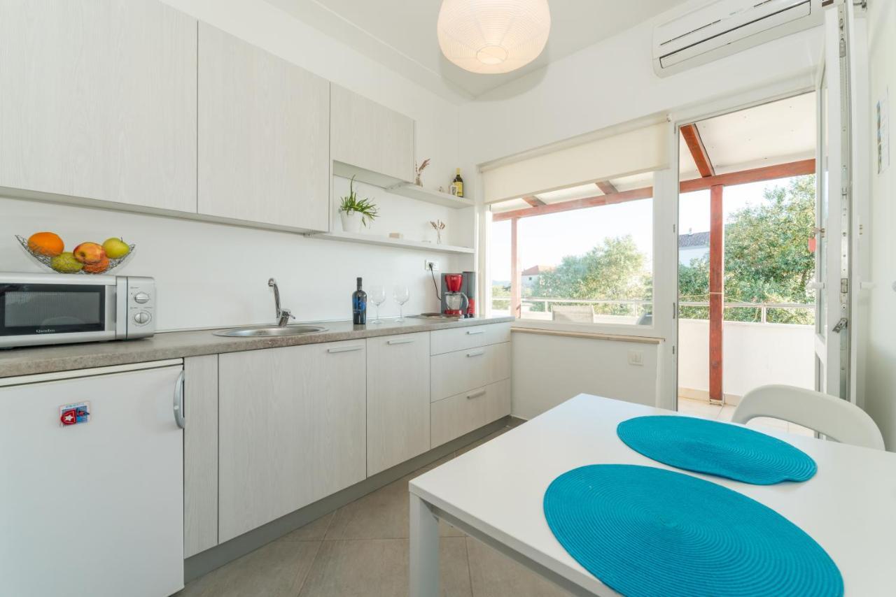 Apartments Keran Sukošan Екстериор снимка