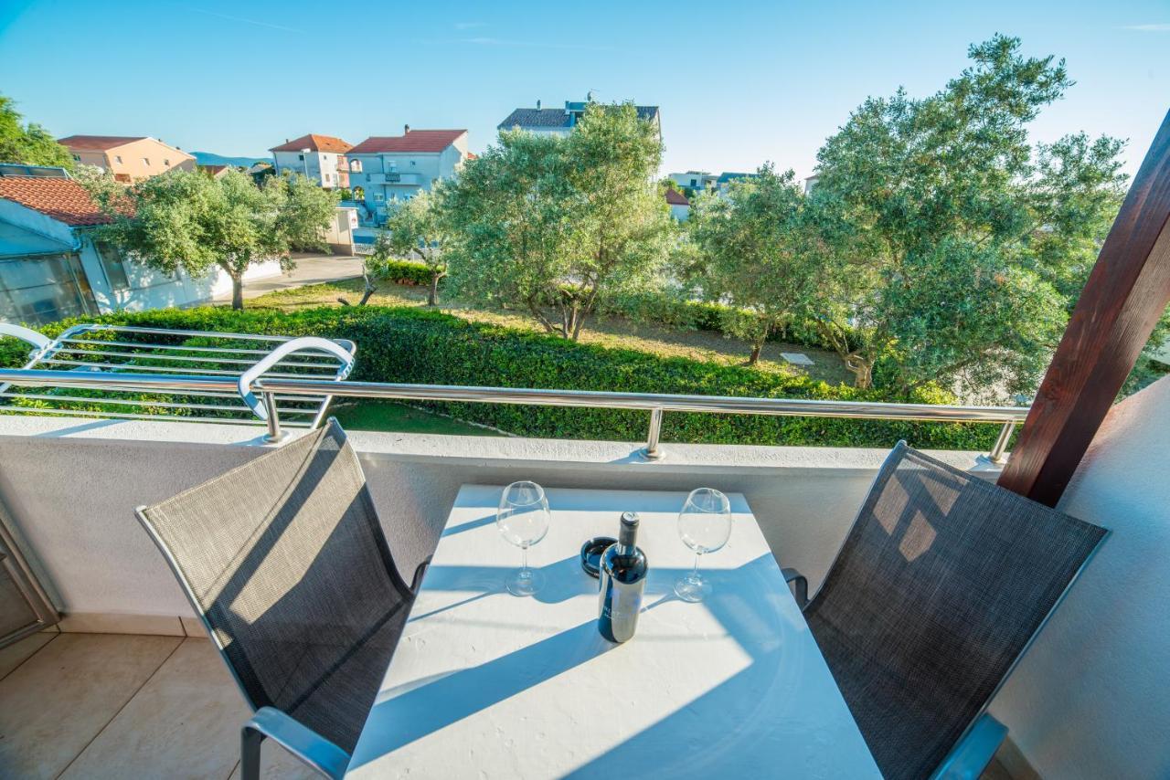 Apartments Keran Sukošan Екстериор снимка