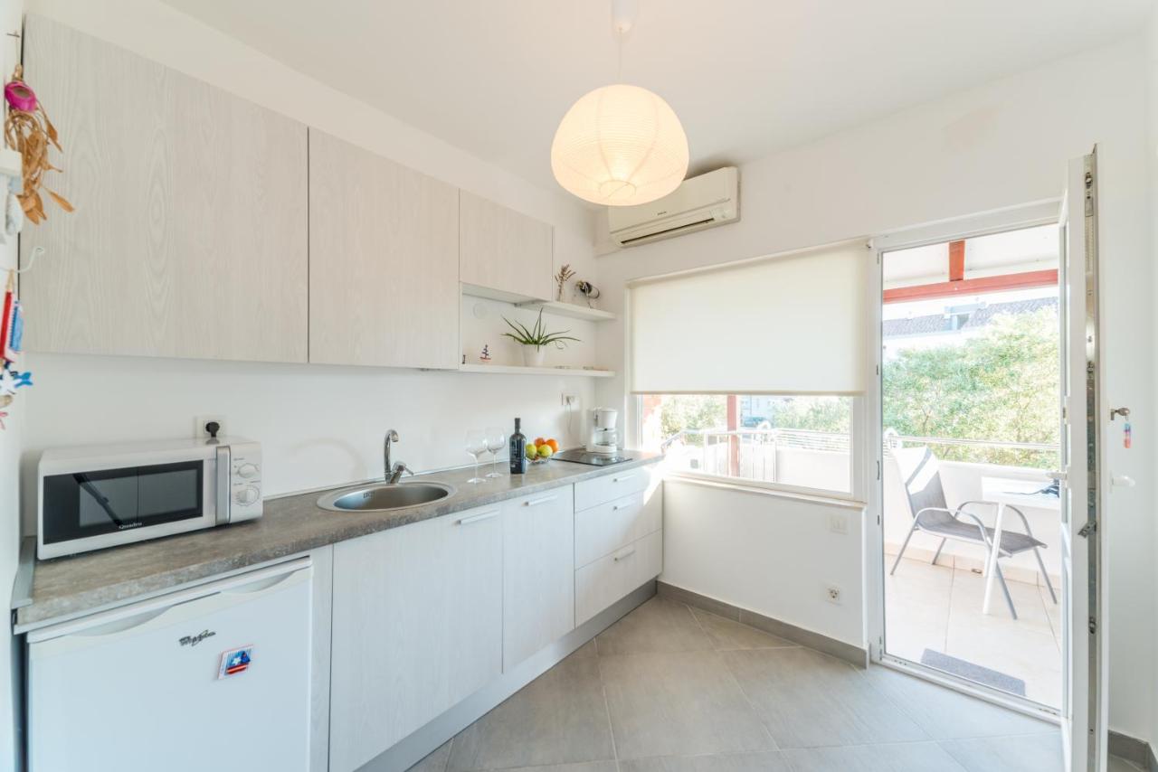 Apartments Keran Sukošan Екстериор снимка