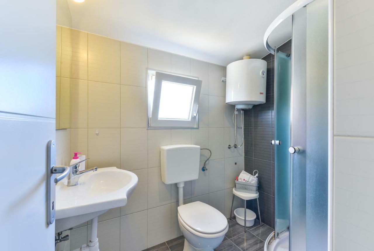Apartments Keran Sukošan Екстериор снимка