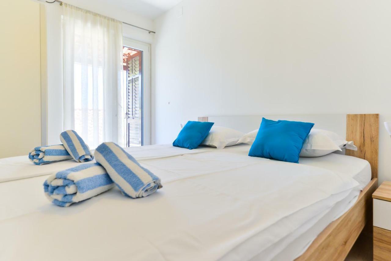 Apartments Keran Sukošan Екстериор снимка